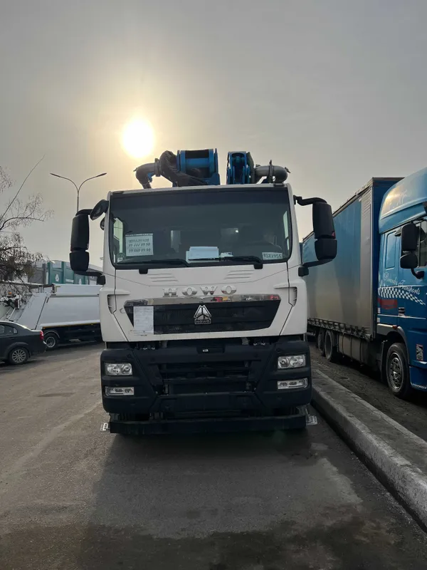 Автобетононасос марки JIUHE JH52 на шасси HOWO TX (52 метр) — фото 5