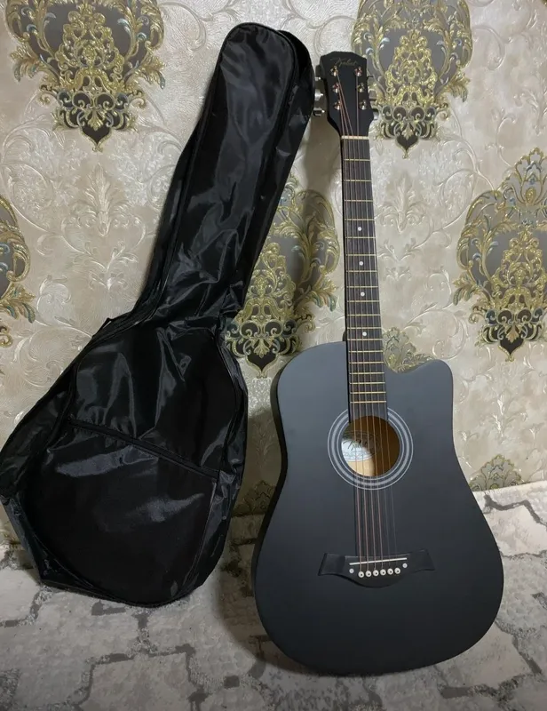 Akustik gitara sotiladi holati zòr 1 Akustik gitara sotiladi holati zòr 1