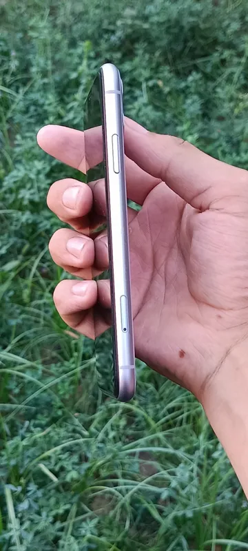 iphone 11 sotiladi 3