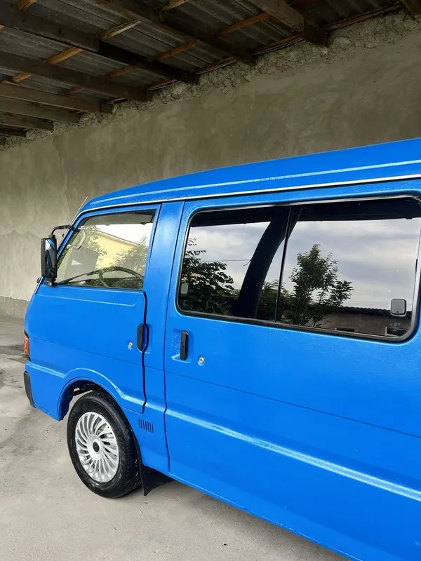 Mazda 2200 грузопассажир 4 Mazda 2200 грузопассажир 4