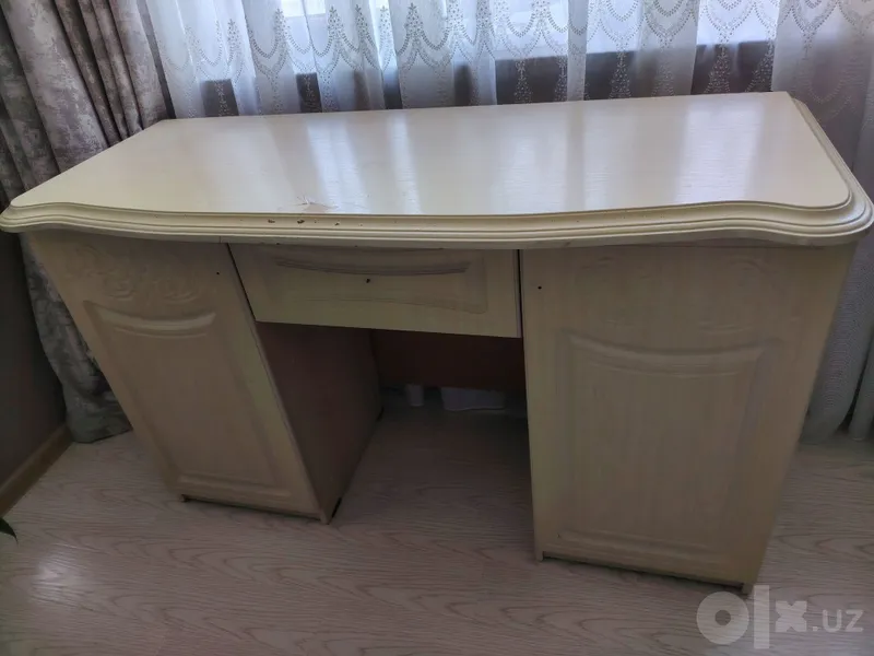 Б. У. Стол бюро. 1 Б. У. Стол бюро. 1