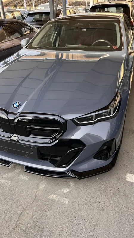 BMW i5 35L srochniy sotiladi 1 BMW i5 35L srochniy sotiladi 1