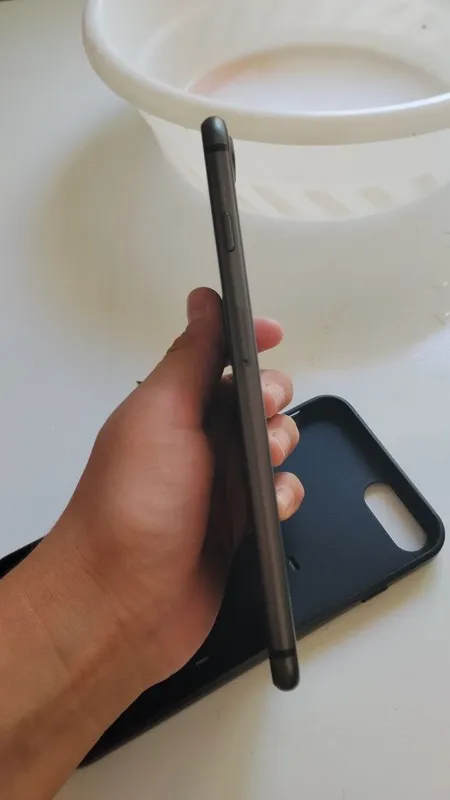 Iphone 8 plus sotiladi srochna — фото 3