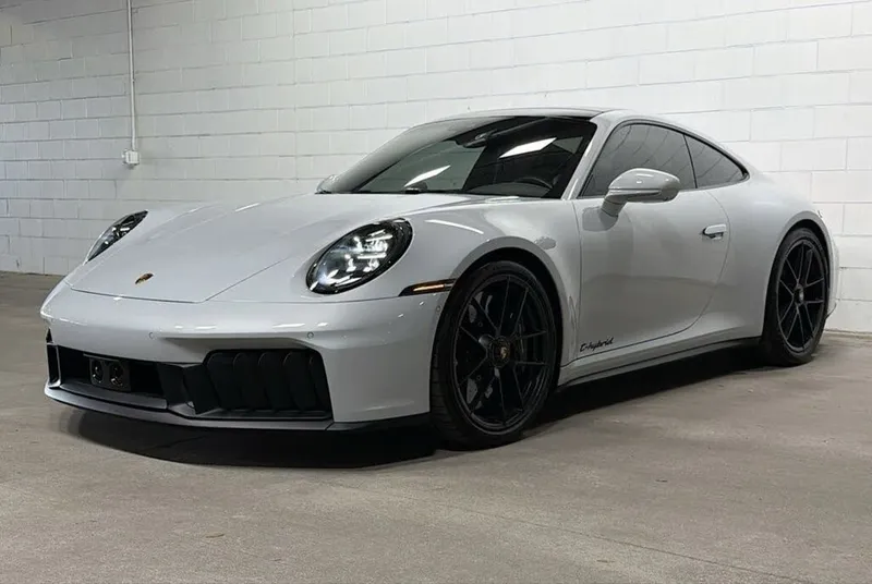 40% тулов билан Porsche 911 Carrera 4 GTS уз номизга