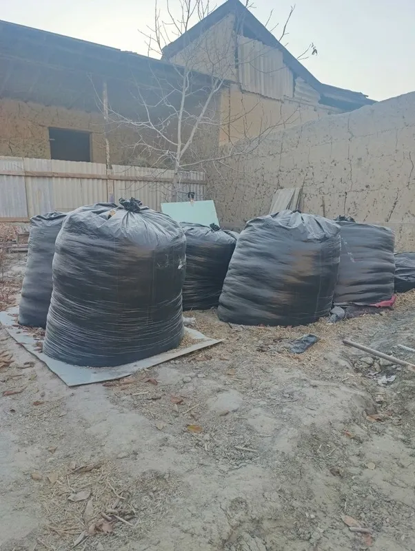Makkayi poya va silos sotiladi 3 Makkayi poya va silos sotiladi 3