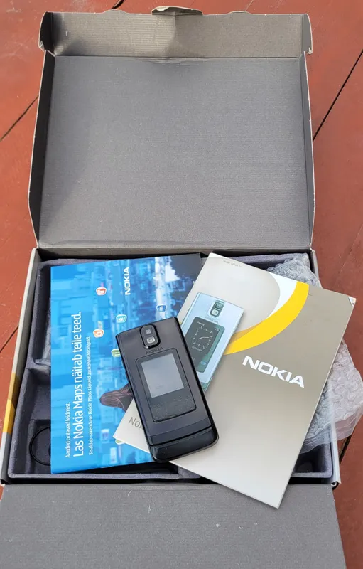 Nokia 6650 fold продаётся 3