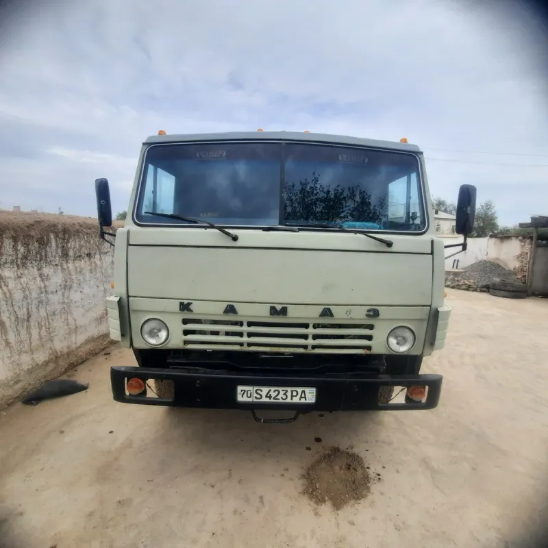 Kamaz sotiladi holati ideal 1