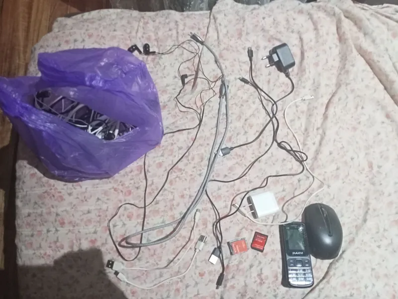 Зарядки и другое барахло