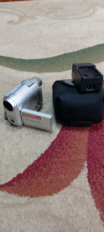 Fotoapparat Sone x5 sotiladi 4