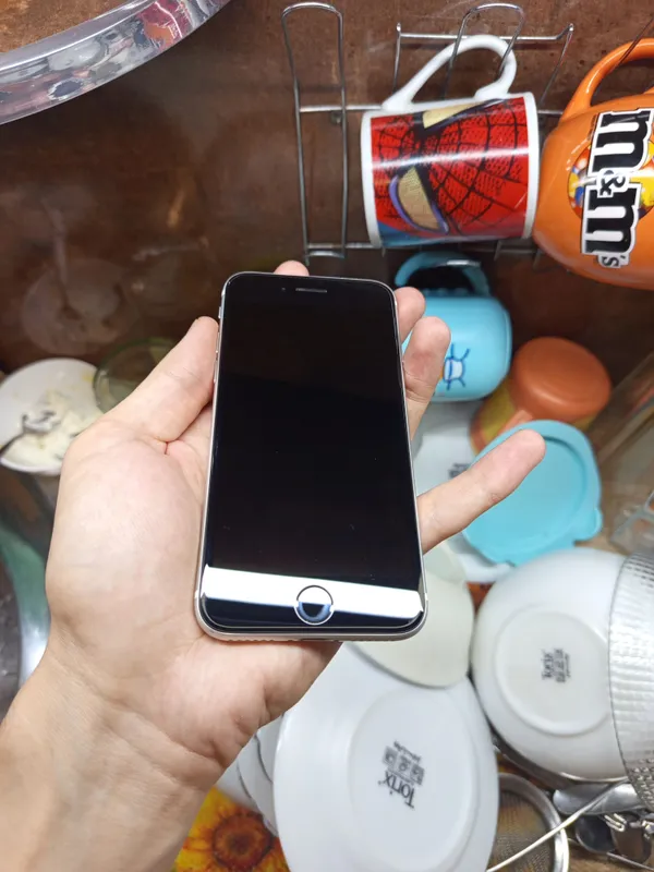 iPhone SE 2, 64 ГБ 1 iPhone SE 2, 64 ГБ 1