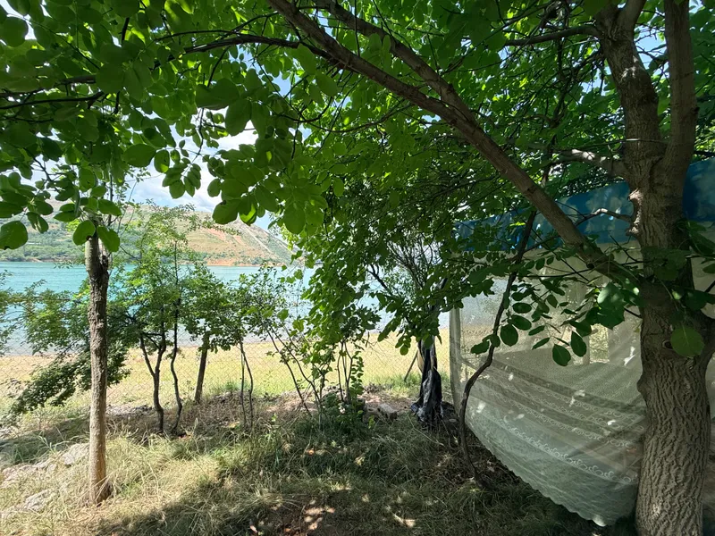 Тапчаны у Чарвакского водохранилища. 6