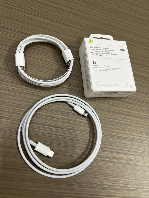 Оригинальная зарядка для iPhone 1 Оригинальная зарядка для iPhone 1