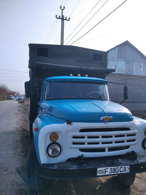 Zil 130 sotiladi