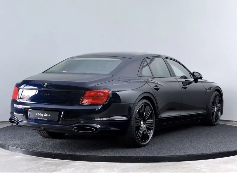 Bentley Flying Spur Azure V8 2026 4 Bentley Flying Spur Azure V8 2026 4