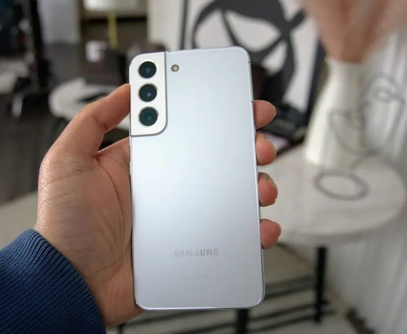 Samsung Galaxy S22 Plus — фото 2