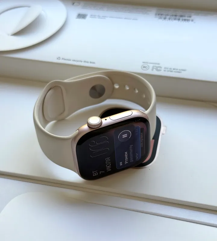 Apple iWatch 10 Gold 42mm 100% 4 Apple iWatch 10 Gold 42mm 100% 4