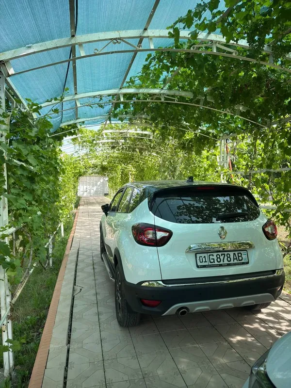 Renault 2021 год. 2 Renault 2021 год. 2