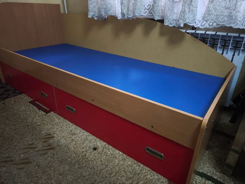 Кровать