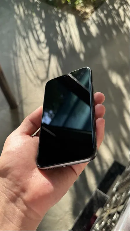 Iphone 11 64 bg OCHILMAGAN