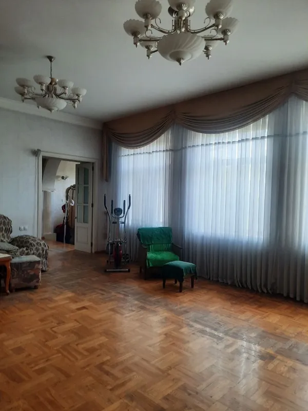 ДомУгловой 7 сот270тыс.уе Азербайджан центре 250м2 и подвал