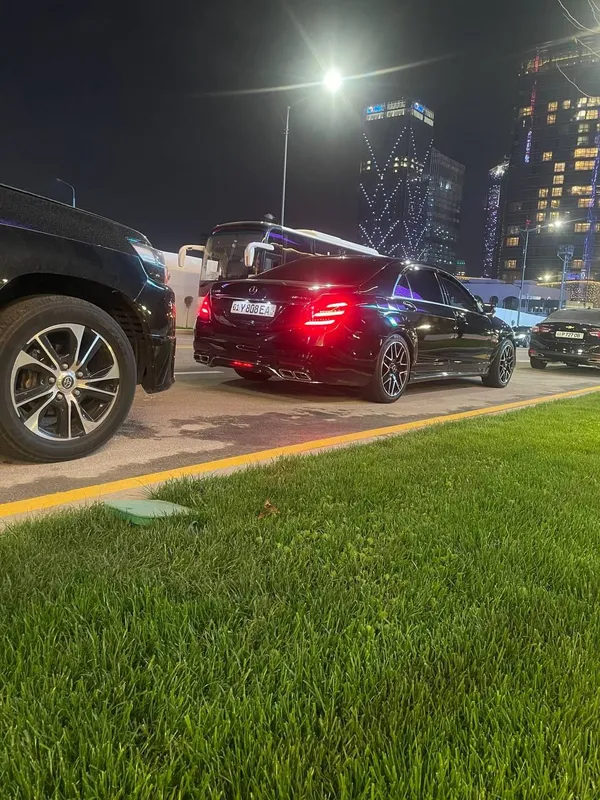 Продажа автомобиля Mersedes-benz 222 2