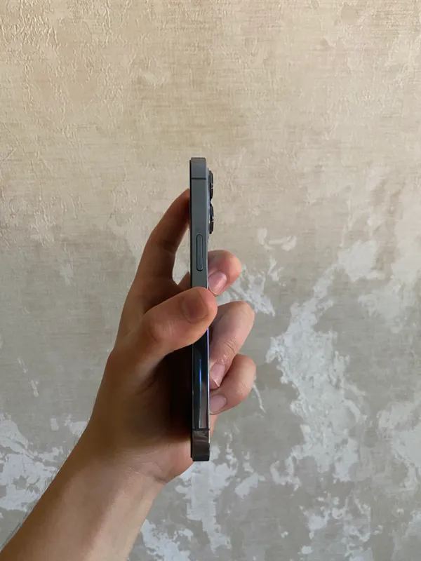 Продаётся 13 Pro 128GB 2
