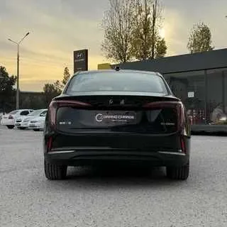 hongqi e-qm5 450 pad zakaz 2