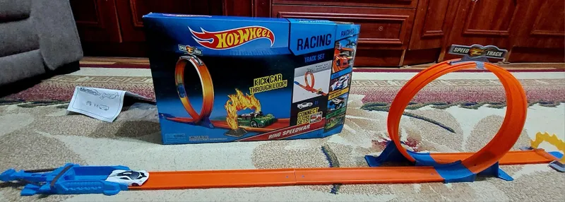 игрушка машинка, гоночная трасса Hotwheel 1