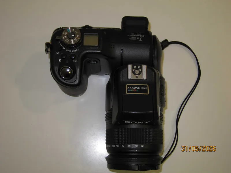 Sony Cyber-shot DSC-F828 — фото 3