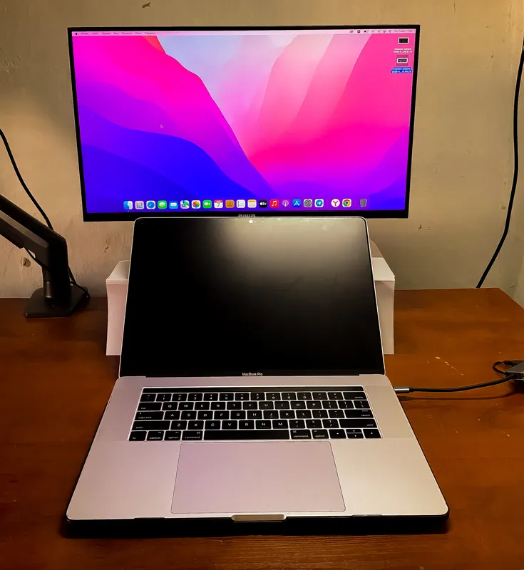 MacBook Pro 15 Profes montaj,dizayn ushın stansiya — фото 1