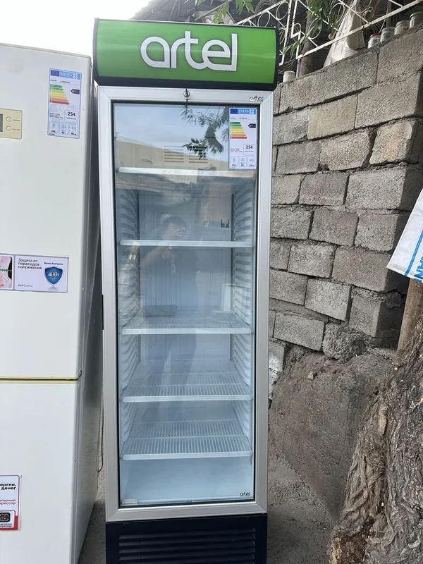 Artel vitrina haladelnik sotiladi zor holatda dakimentlari bn turibdi