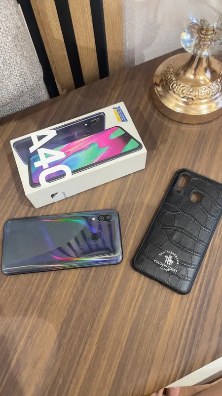 Samsung A40, состояние отличное, цена 850 тыс., договоримся 4 Samsung A40, состояние отличное, цена 850 тыс., договоримся 4