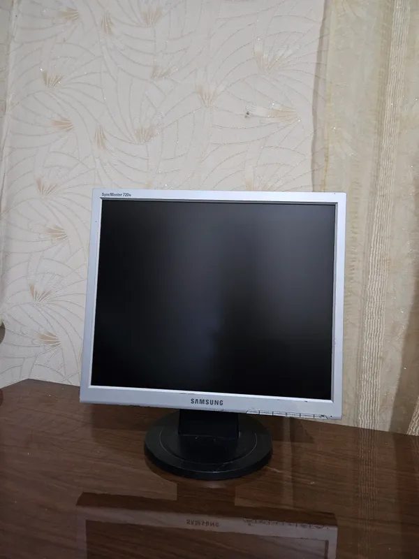 Монитор Samsung Model 720N 17 дюймовый 1 Монитор Samsung Model 720N 17 дюймовый 1