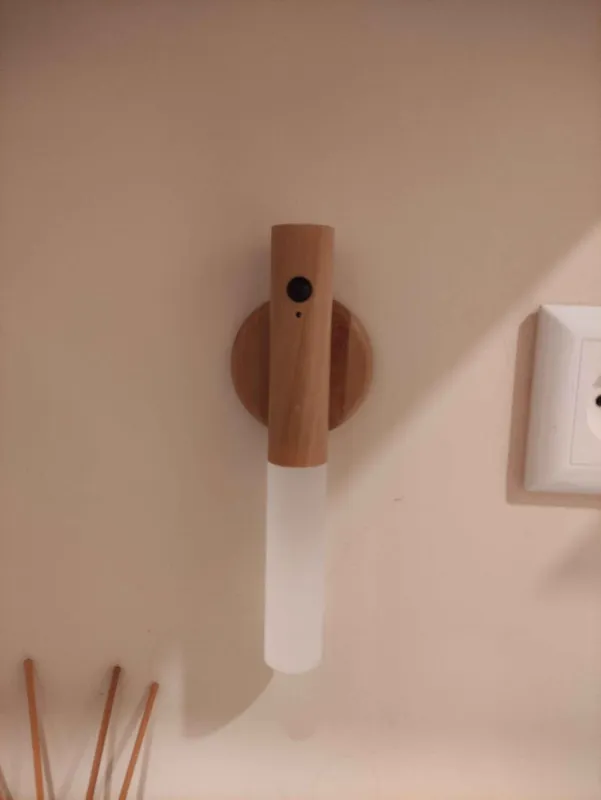 Yog‘och asosli LED devor chirog‘i 2