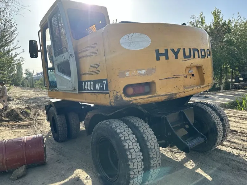 Hyundai 1400 экскаватор — фото 1
