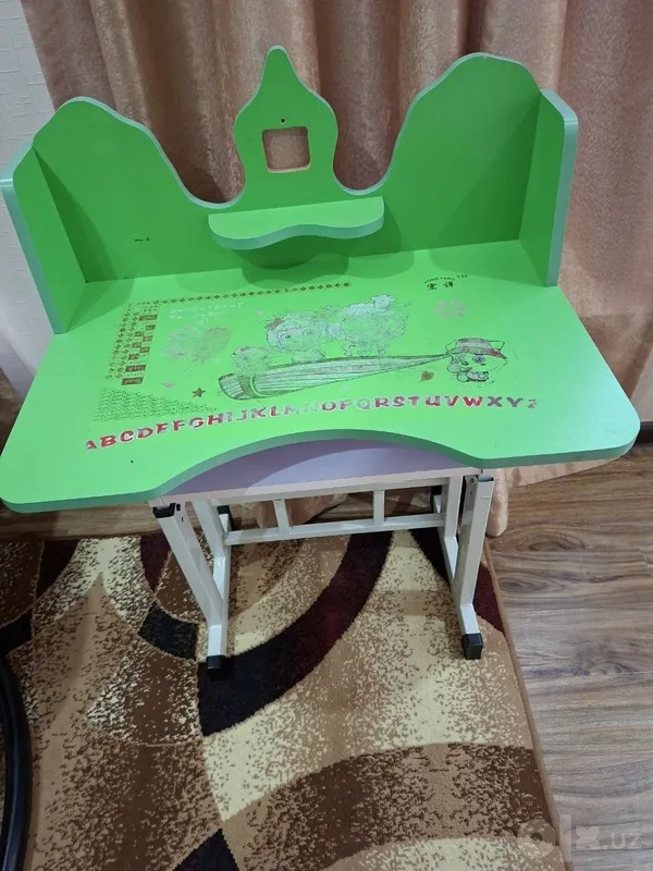 Продаётся детская парта 3 Продаётся детская парта 3