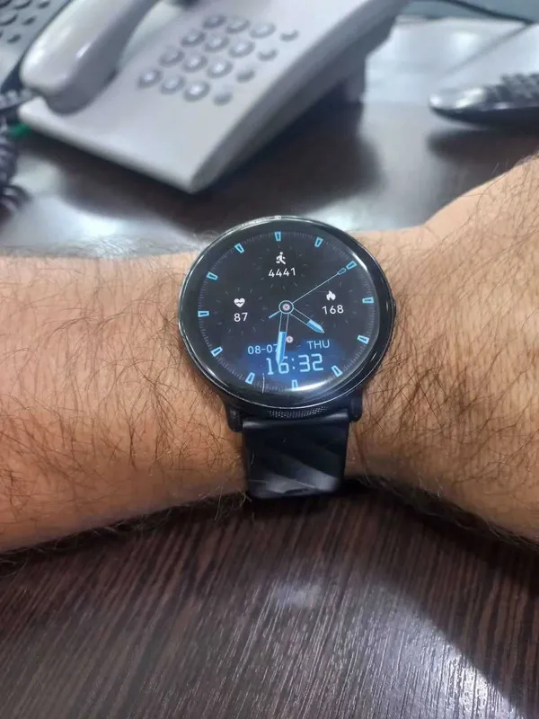 Спортивные часы Ciberer BTalk 2, Amoled-дисплей Ultra HD