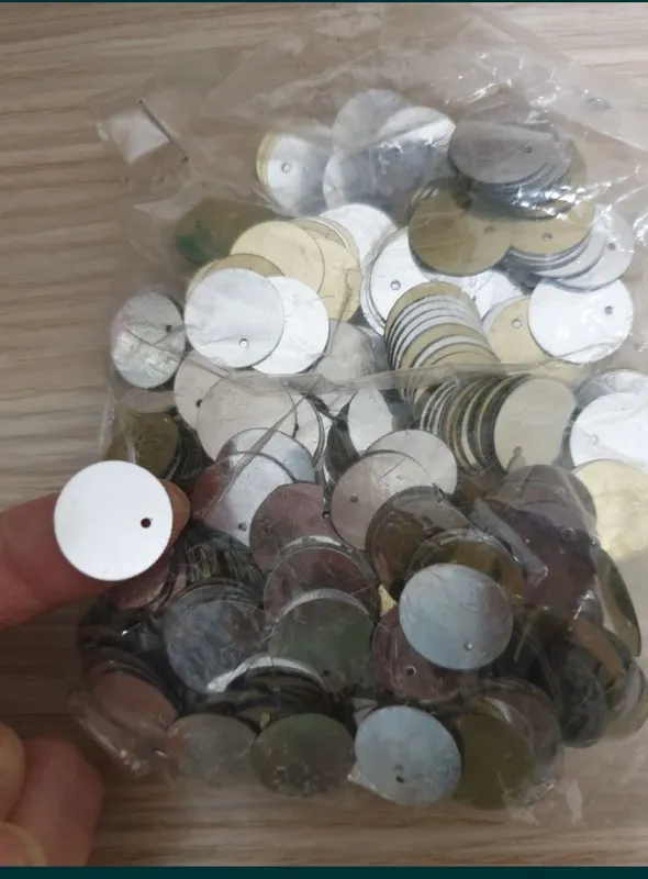 стразы, пайетки, бисер 4 стразы, пайетки, бисер 4