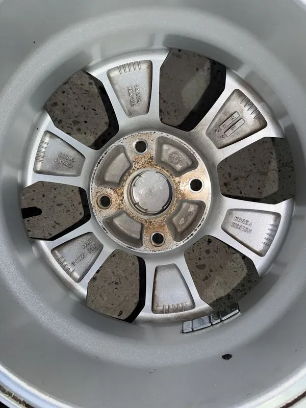 Gentra radnoy GM original diska baloni imperial 195:60:15R1000km 2