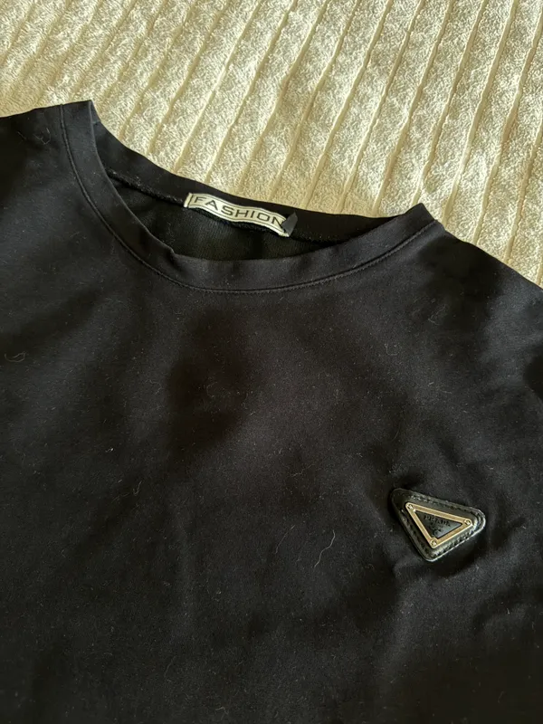 Черная кофта Prada 3 Черная кофта Prada 3