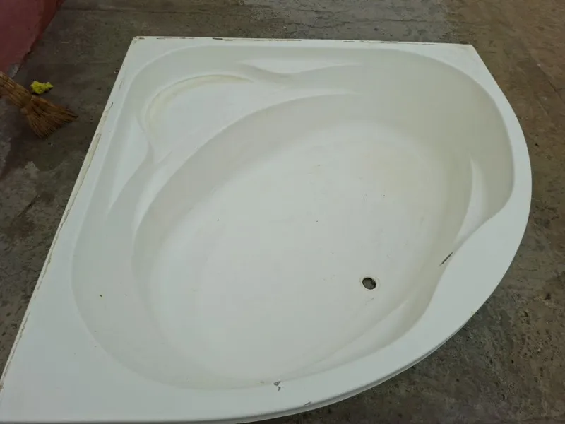 Chugun vanna sotiladi