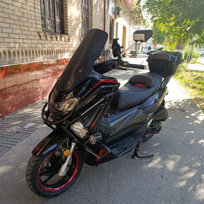 N Max скутер сотилади 150 куб 4