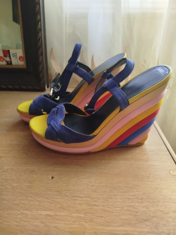 босоножки Stuart Weitzman Spain 1