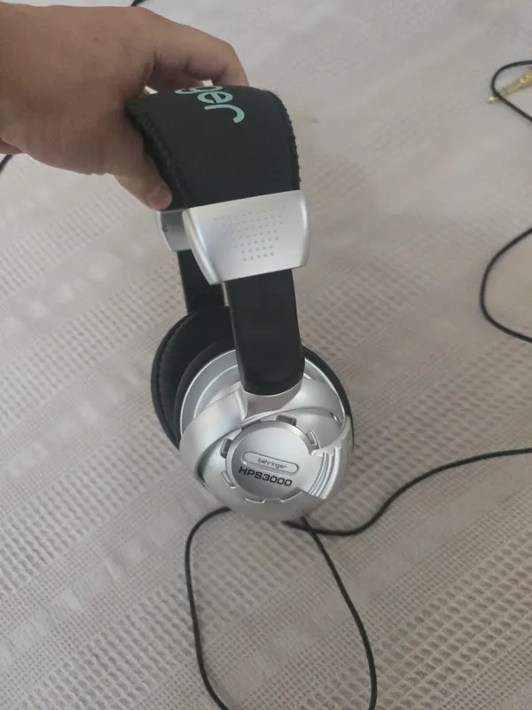 Behringer U-Phoria UM2 audiokarta, HPS300 quloqchinlar 6