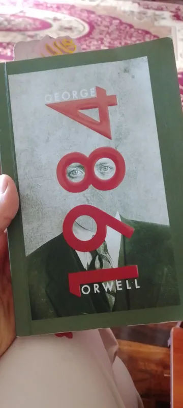 kitob "1984" ingliz tilida, yangi va qiziqarli