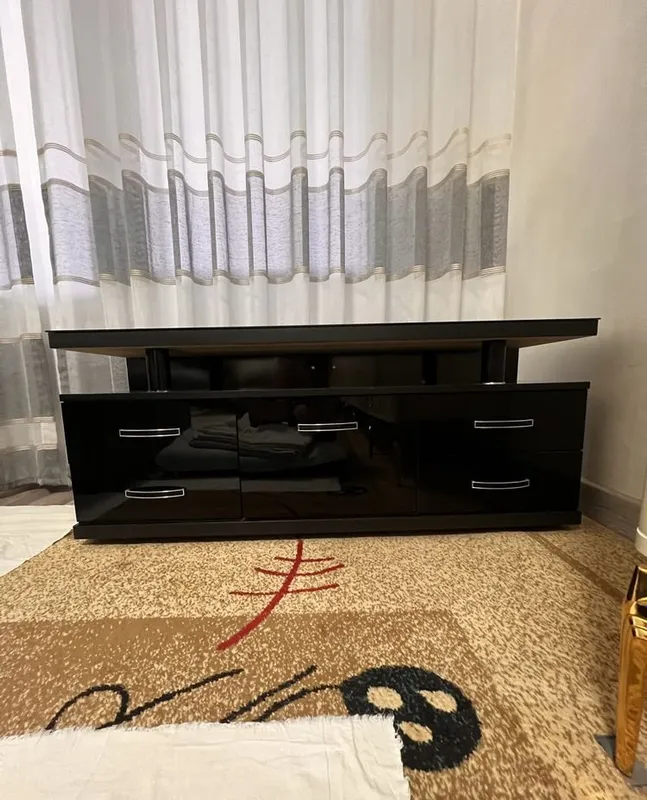 Televizor uchun stolcha 2 Televizor uchun stolcha 2