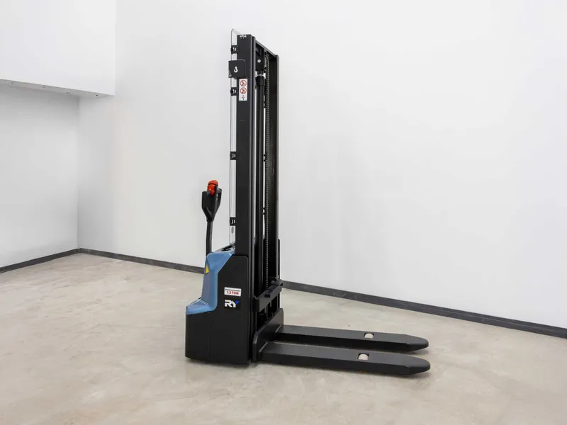Штабелер электрический Royal Forklift 1 200 кг / штаблер / shtabler — фото 4