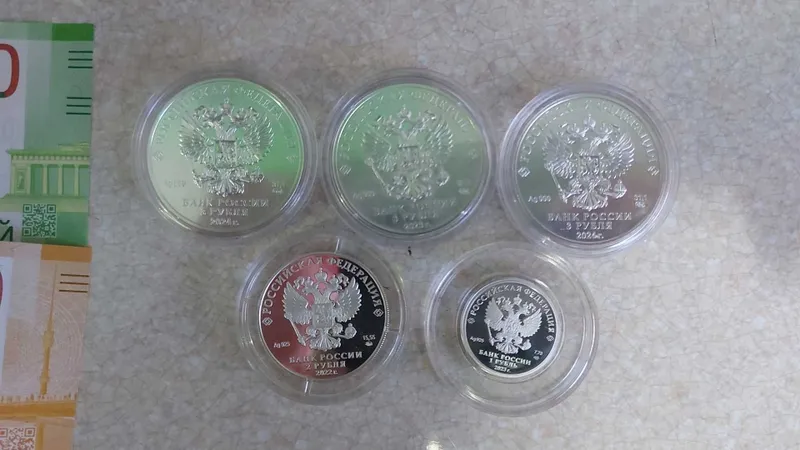 Продаю монета Серебристы Серебристы Абсолютно новый 8 Продаю монета Серебристы Серебристы Абсолютно новый 8