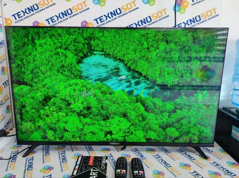 SMART TV 43" — современный телевизор для дома