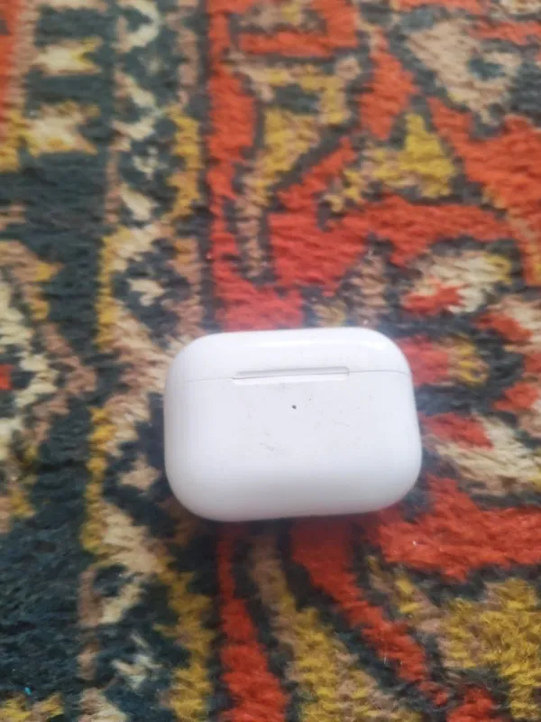 Airpods Pro пришёл из чины 8